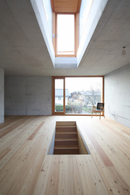 OG: Schöne Aussicht und Zugang zur Dachterrasse (ausklappbare Stahltreppe im Bild noch nicht vorhanden)