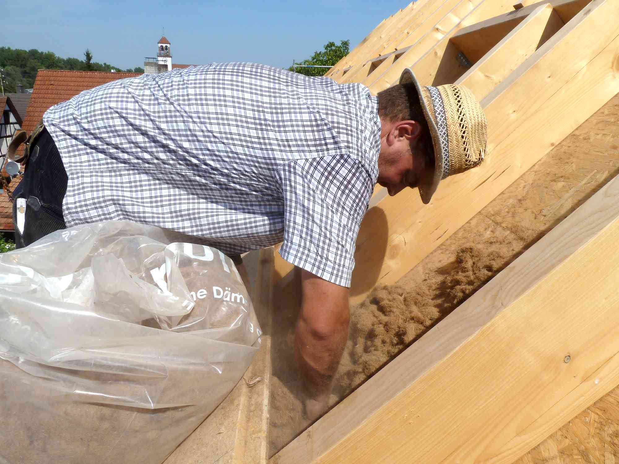 Geliefert wird der Seegrasdämmstoff in 15-kg-Säcken.