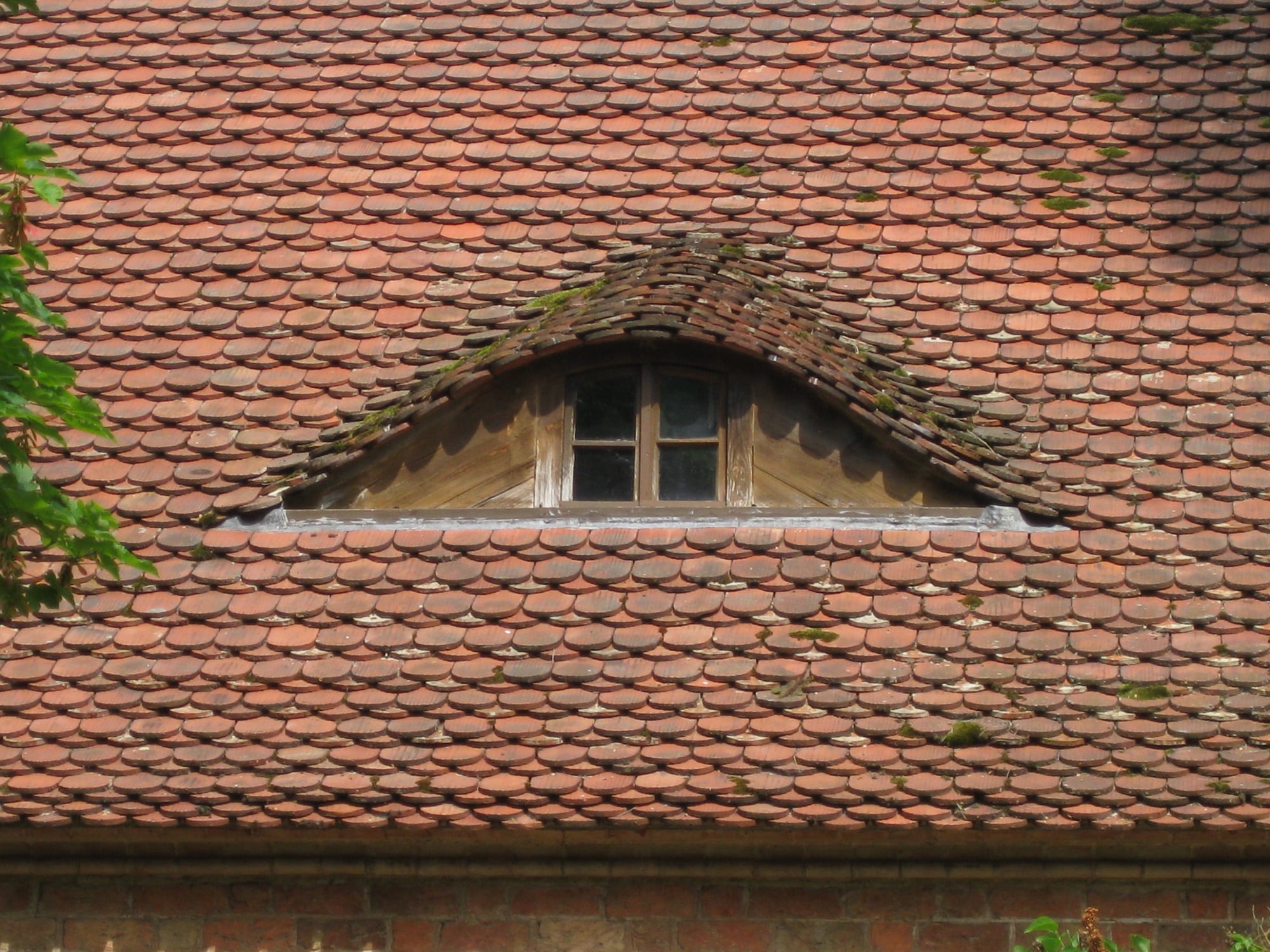 Fledermausgaube zur Belichtung des Dachstuhls