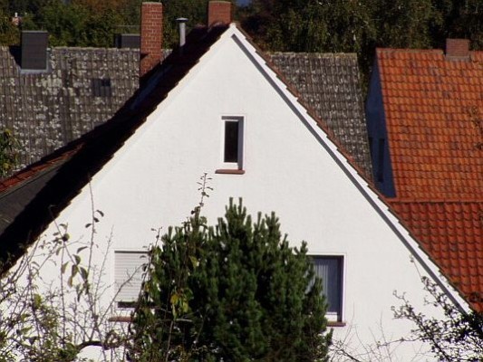 Ein Giebelfenster dieser Größe reicht sicher nicht aus, um den Bodenraum ausreichend zu beleuchten