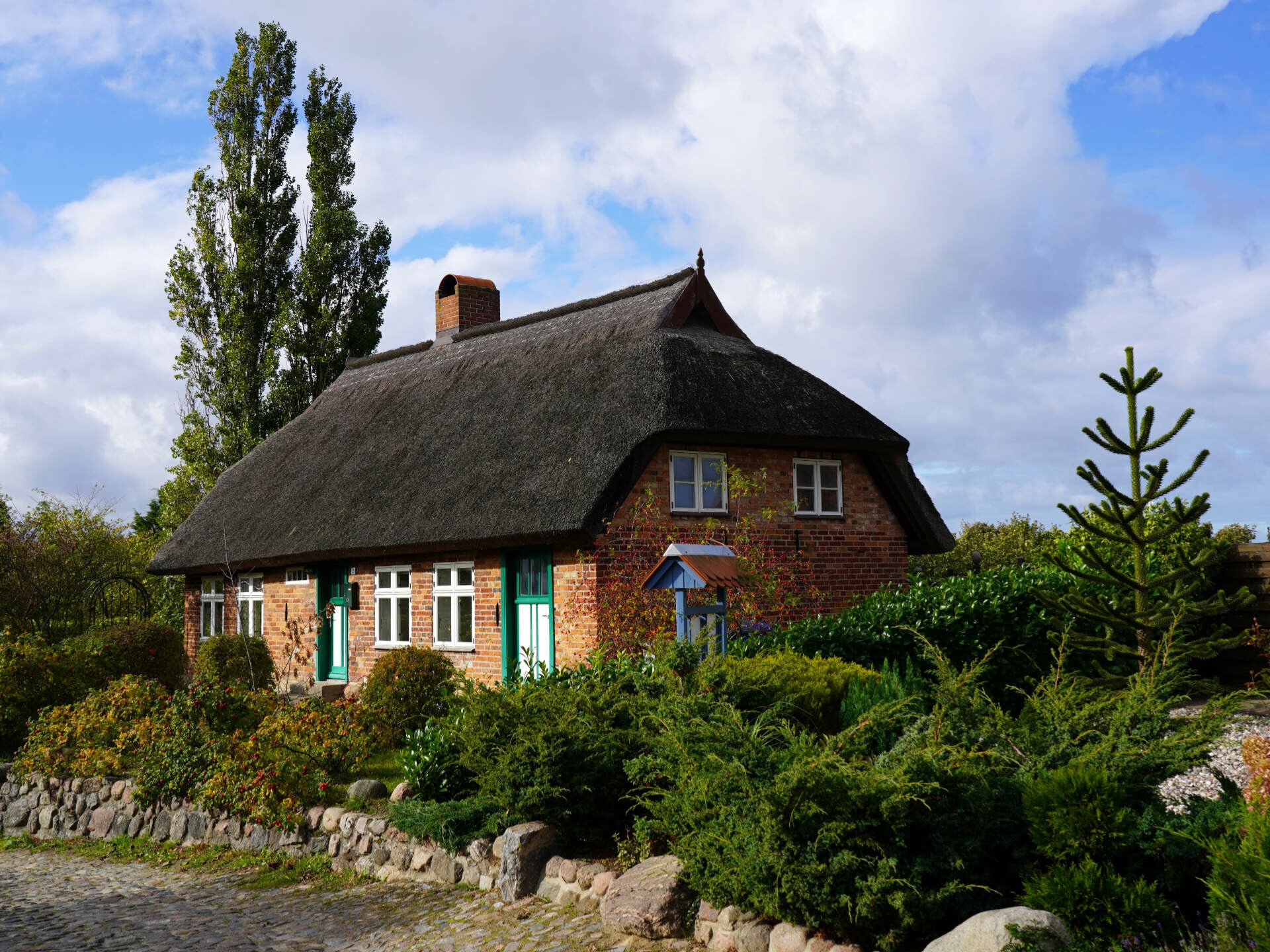 Reetdach bei einem Ferienhaus in Glowe auf Rügen