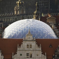Membrandach über dem kleinen Schlosshof in Dresden (Architekten: Peter Kulka, Philip Stamborski, Köln und Dresden)