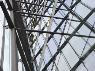 Die hervorstechende Eigenschaft von Glas ist seine Lichtdurchlässigkeit