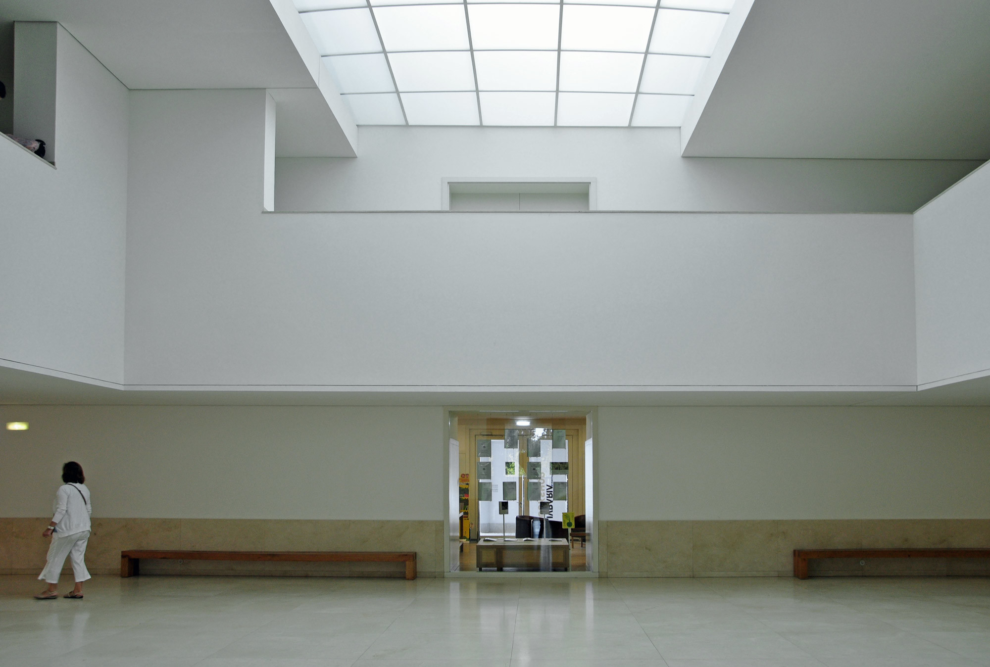 Transluzente Lichtdecken sorgen in Ausstellungsräumen für eine homogene Belichtung