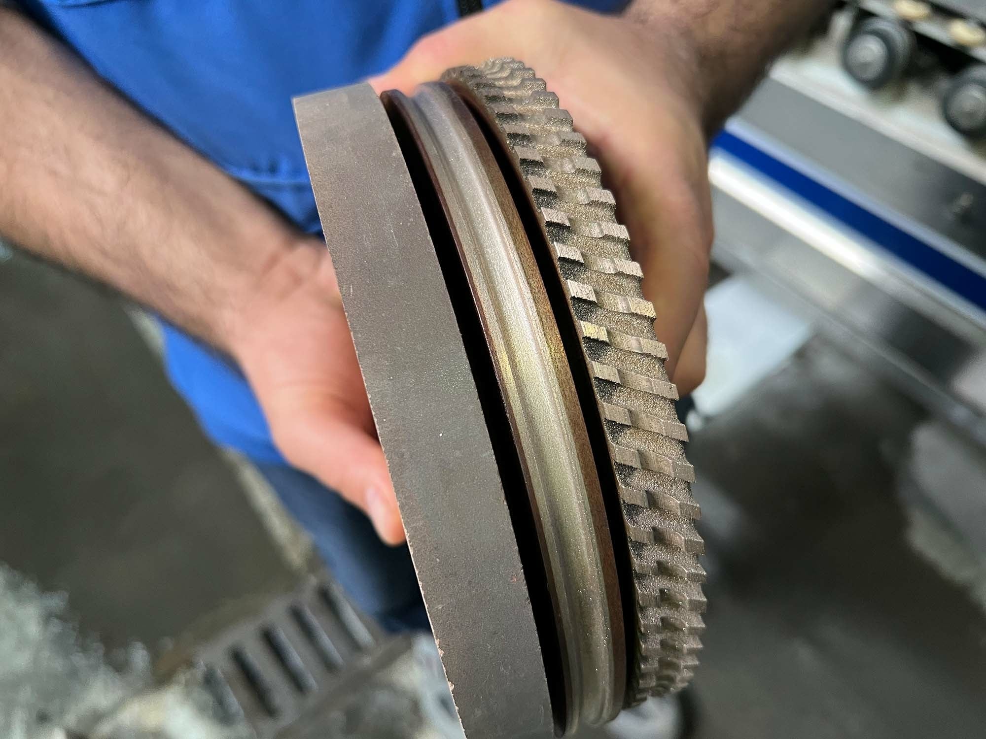 Maschinelles Kantenbearbeitungswerkzeug für Glas