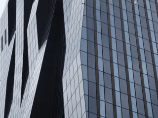 Einschalige Elementfassade am DC Tower 1 in Wien, Architektur: Dominique Perrault