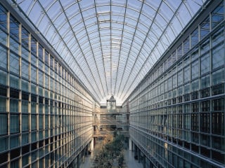 Wärmedämmung mit Glas? Das funktioniert, wenn Isolierverglasungen mit einer sogenannten low-e-Beschichtung ausgestattet sind. 