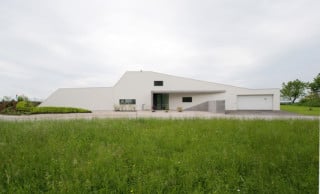 Ostansicht mit Eingangsbereich
