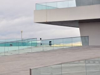 Glasbrüstungen am Amercia's Cup Gebäude „Veles e Vents" in Valencia, Architekten: Chipperfield