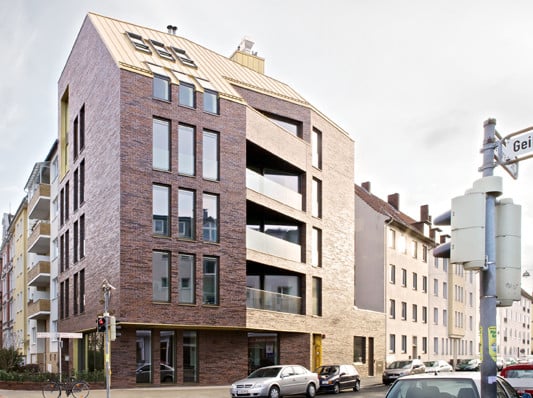 Der Neubau an einer Kreuzung in der Hannoveraner Südstadt (Westansicht)