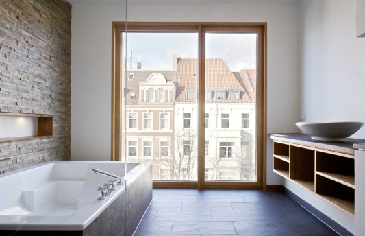 Das Bad in der Maisonettewohnung des Bauherrn