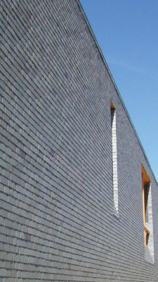 Rechtech-Doppeldeckung an der Nordfassade