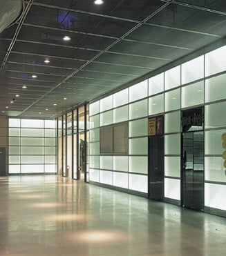 Anwendung von Dekorglas im Bahnhof Potsdamer Platz, Berlin