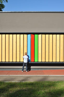 Die Lamellen lassen sich kinderleicht durch manuelles Drehen bewegen