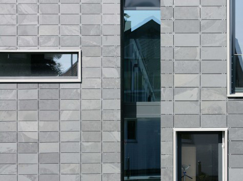 Beispiel Symmetrische Deckung bei einem Verwaltungsgebäude in Oberhausen