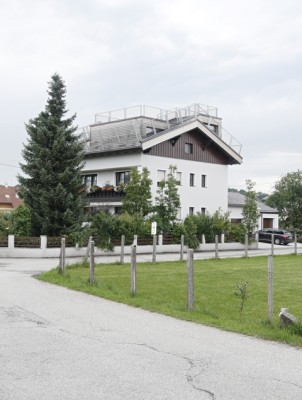 Unter dem Motto „pimp up my roof“ schufen die Architekten eine völlig neue Dach- und Wohnlandschaft