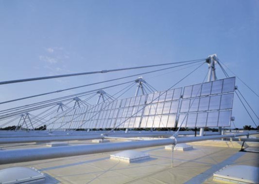 Photovoltaikmodule zur Solarstromerzeugung auf der Nullemissionsfabrik in Braunschweig