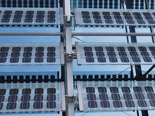 Bewegliches PV-Sonnenschutzsystem
