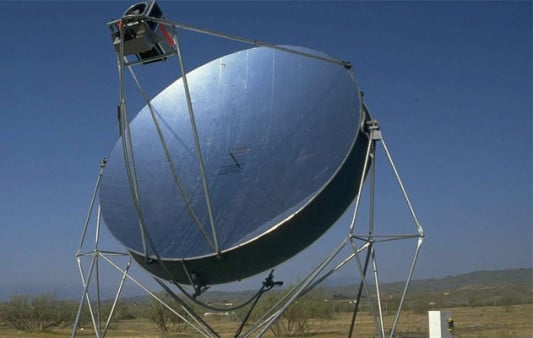 Dish-Stirling Anlage auf dem spanisch-deutschen solaren Testzentrum Plataforma Solar de Almeria