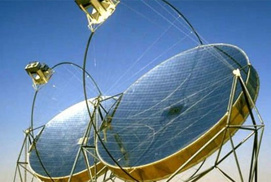 Zwei  Dish-Stirling-Systeme mit einem Durchmesser von 17 m in Riad, Saudi-Arabien