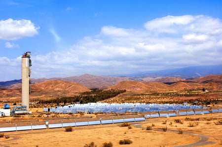 Das betriebene Solarturmkraftwerk PS10 (MWe) und wird in der Nähe von Sevilla bei Sanlucar la Mayor betrieben. An der Technologieentwicklung für diesen 