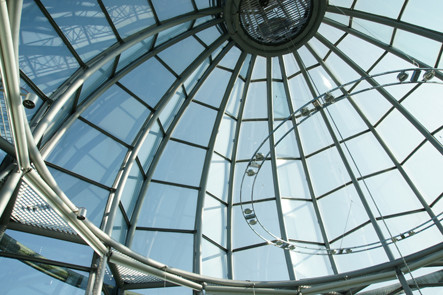 Die Glaskuppel erinnert in ihrer Form an eine Zitronenpresse