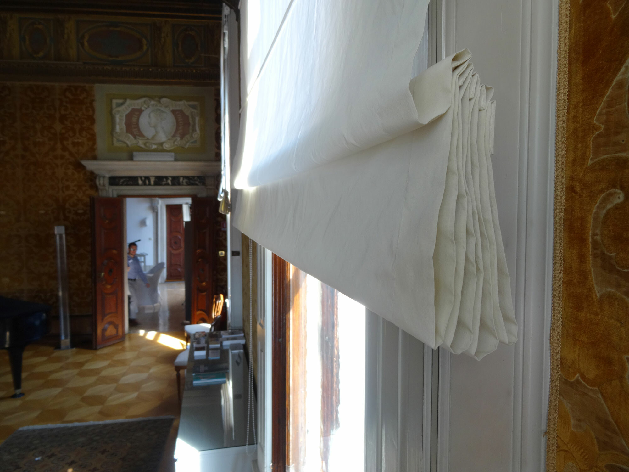 Raffrollo in einem Palazzo in Venedig 