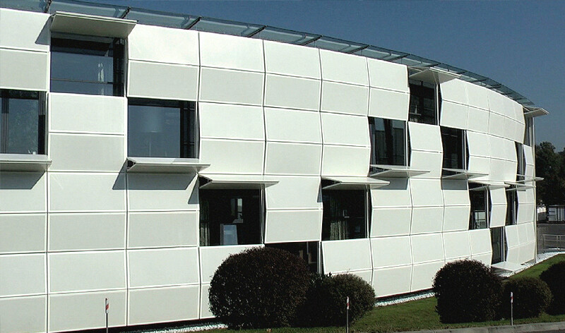 Leichtmetall-Kassetten an einem Showroom in Bad Gleichenberg von Giselbrecht und Partner, Graz/A