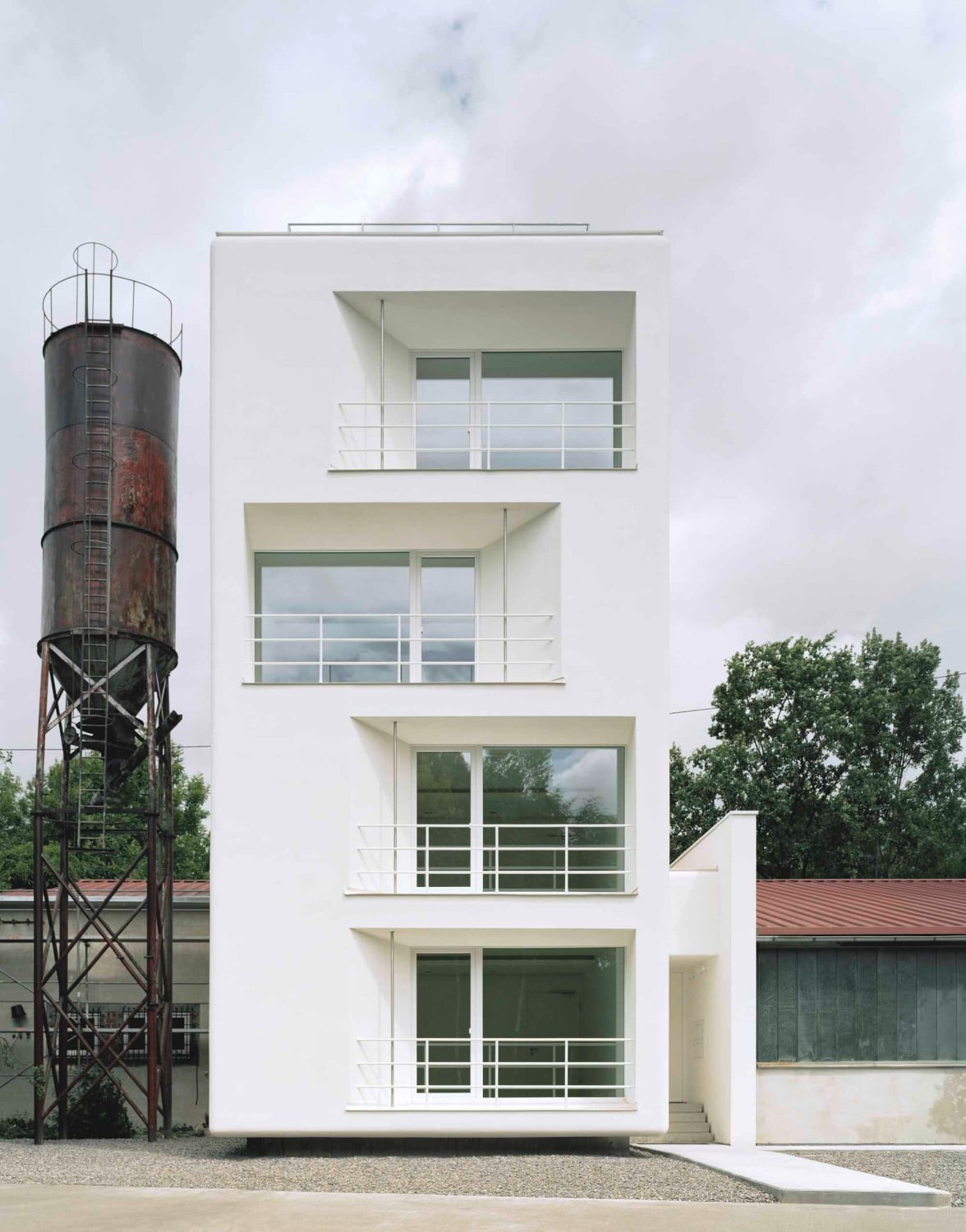Der ehemalige Betonsilo blieb erhalten