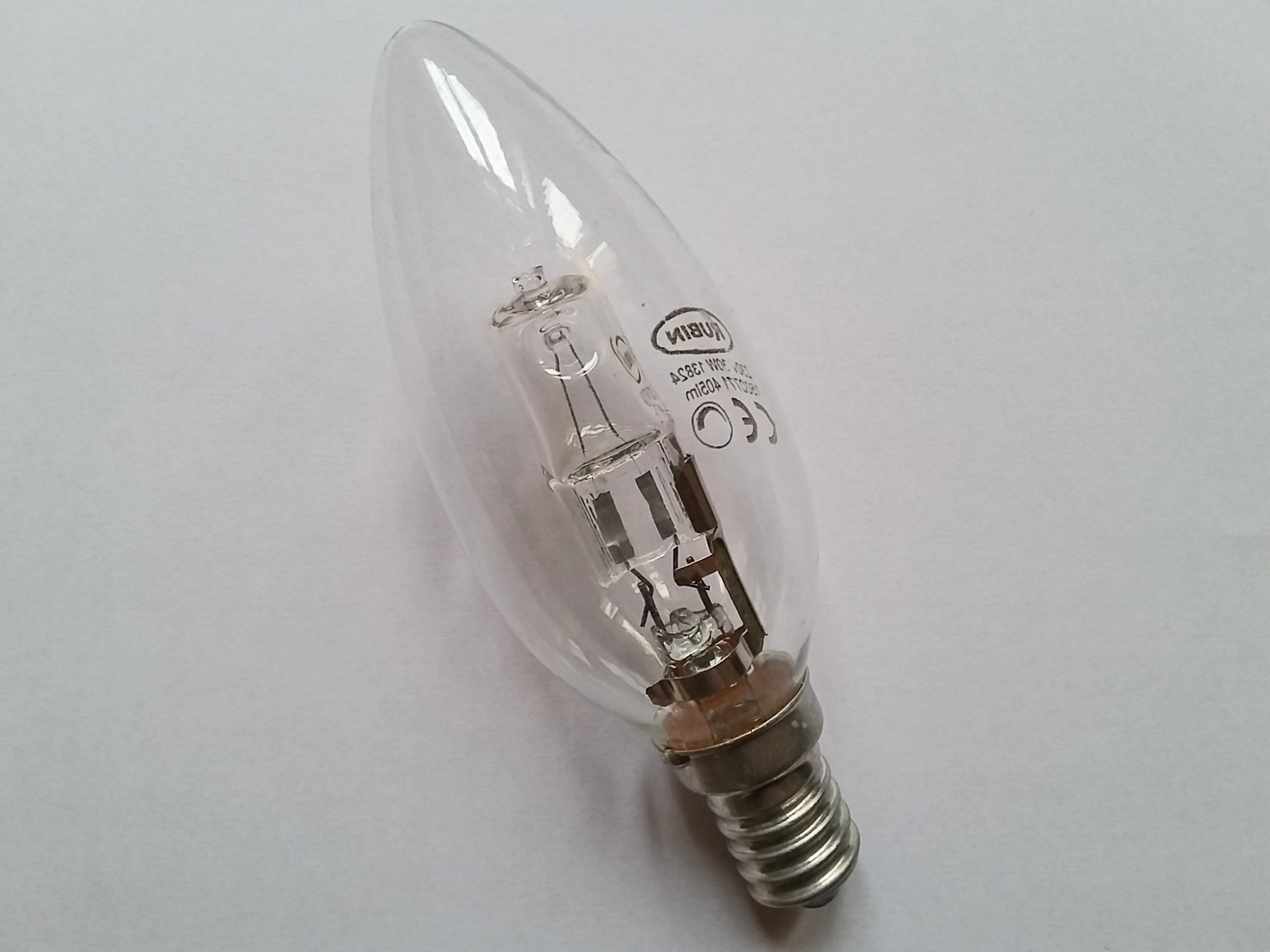 Halogenlampe mit Edisongewinde und kerzenförmigem Glaskolben - darf seit September 2018 nicht mehr verkauft werden