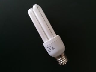 Kompaktleuchtstofflampe mit E27-Gewinde und 11 Watt