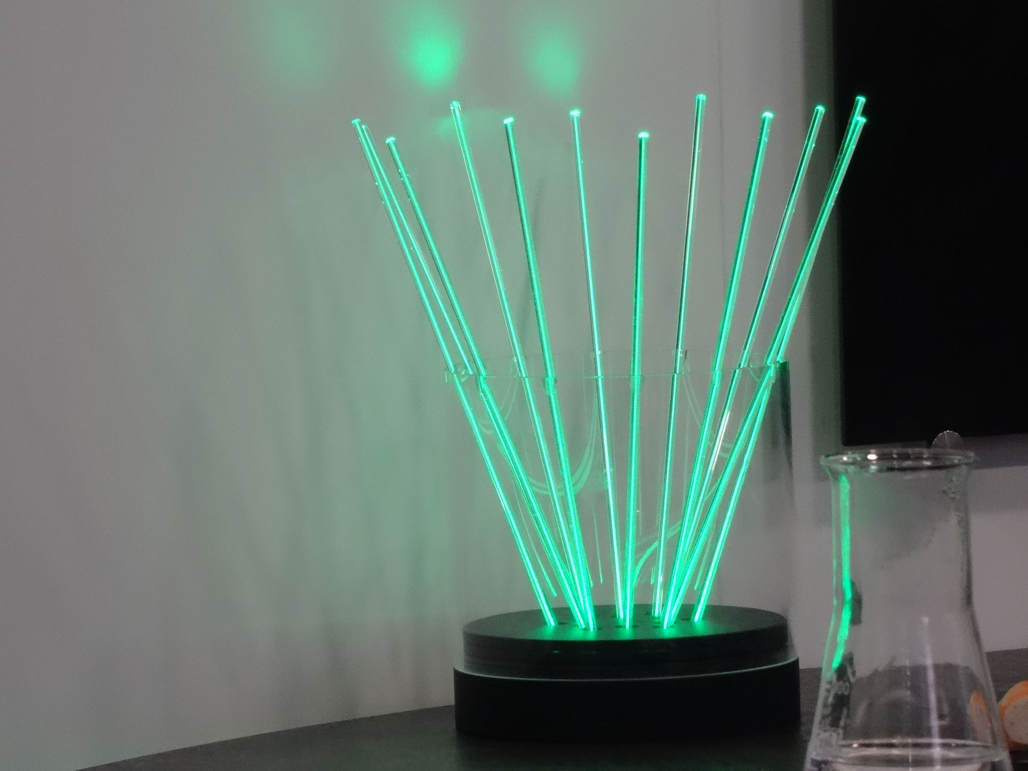 Lichtleitfaserleuchte mit farbigem Licht zu Dekozwecken