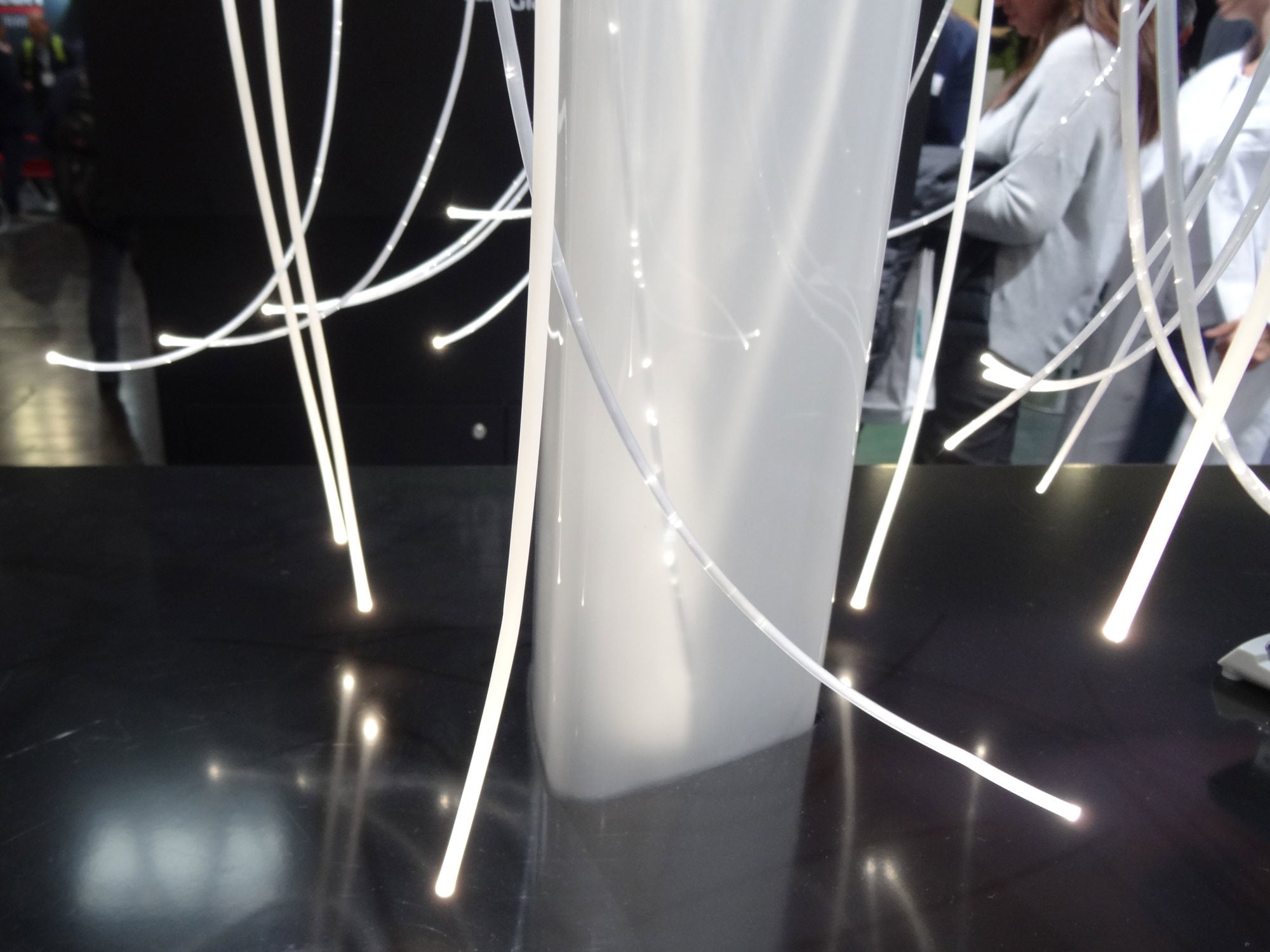 Weiße Lichtleitfasern