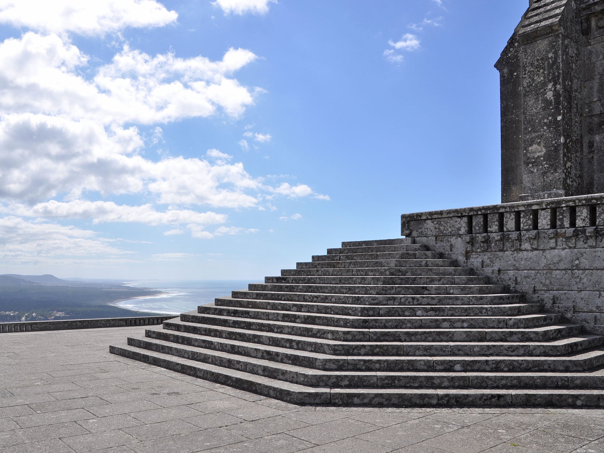 Pyramidentreppe an der Wallfahrtskirche auf dem Monte Santa Luzia in Viana do Castelo