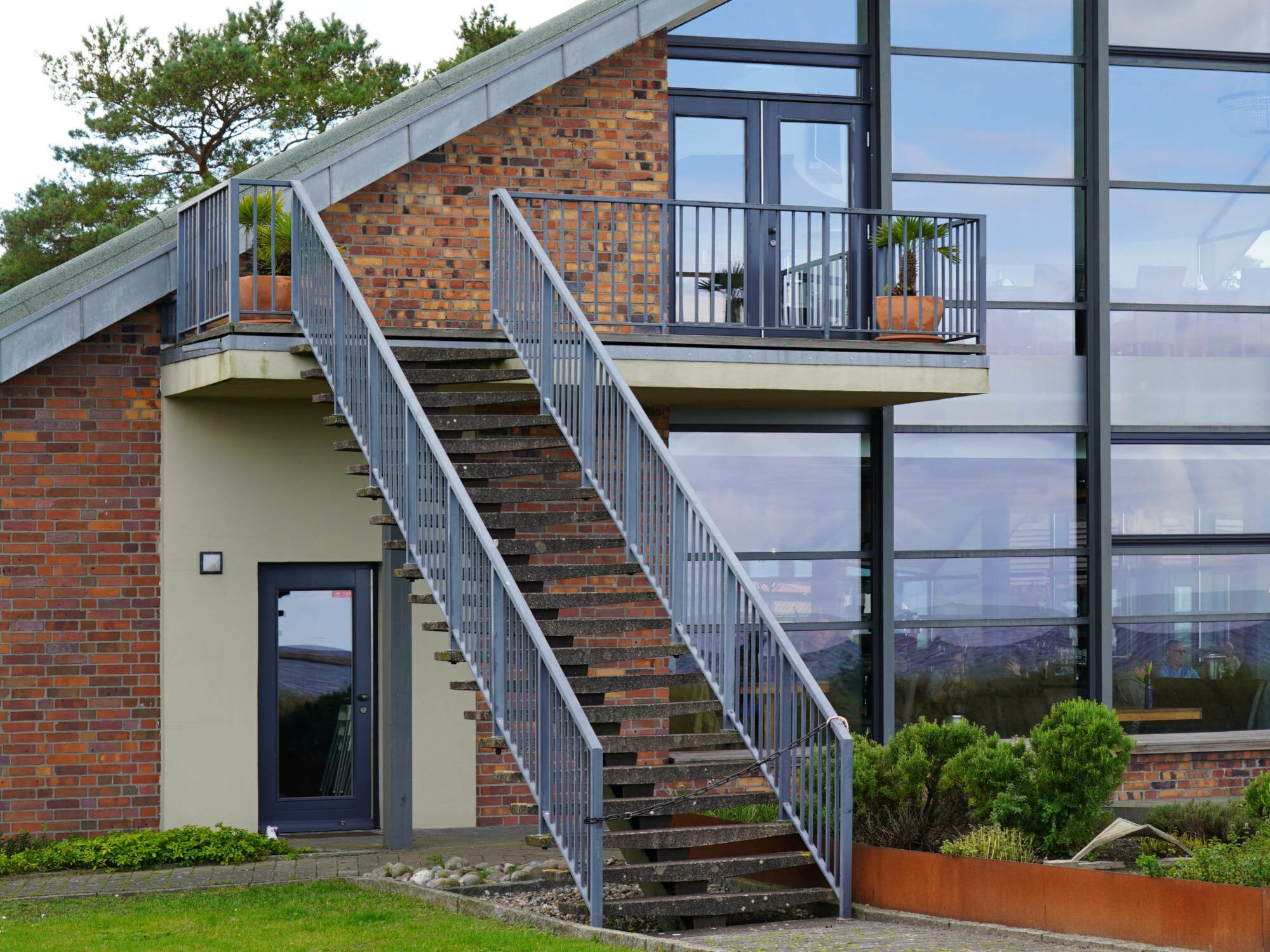 Mittelholmtreppe am Restaurant Ostseeperle in Glowe auf Rügen.