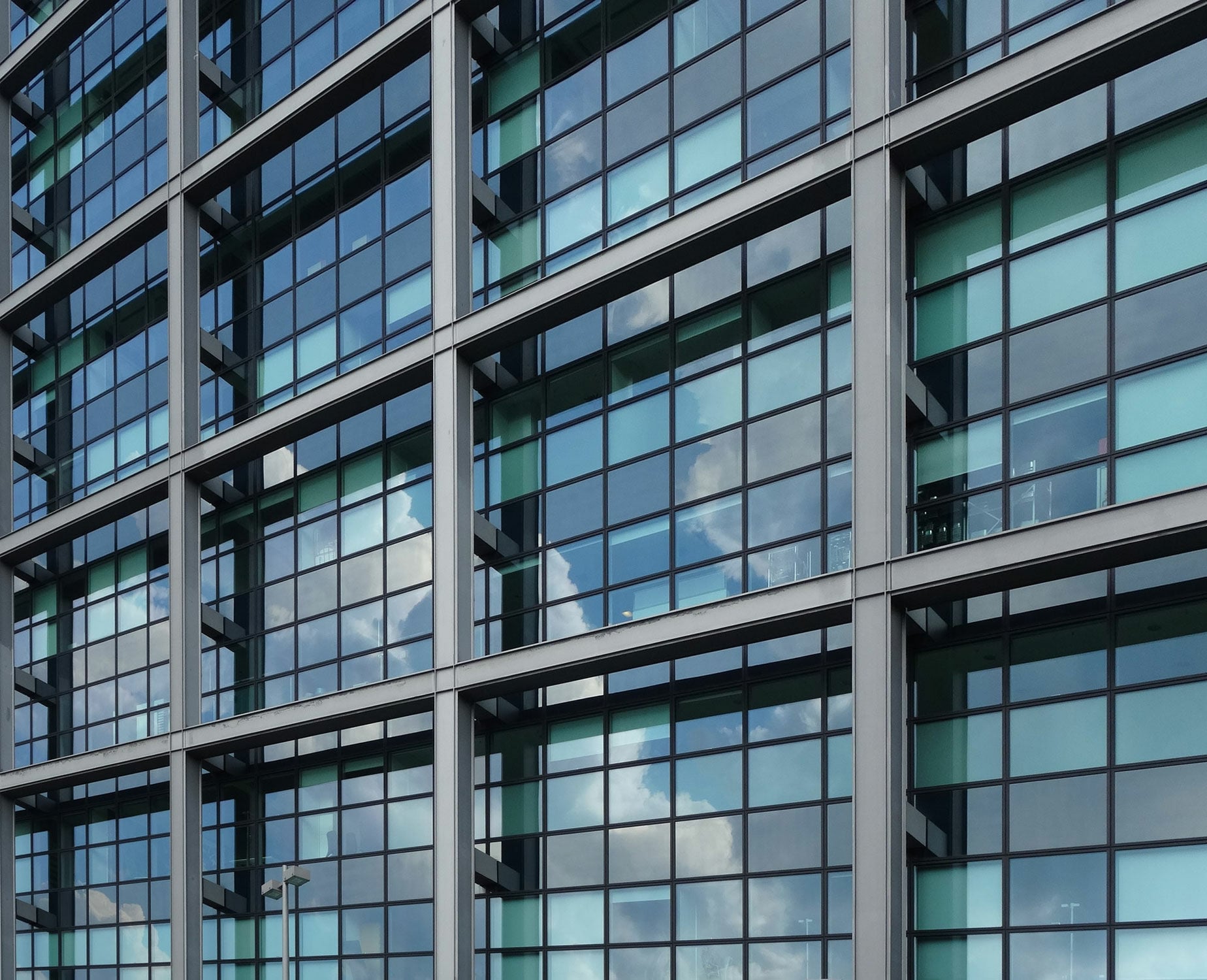 Floatglas ist das heute am meisten verwendete Bauglas.