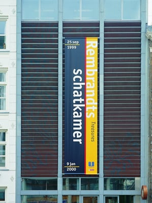 Voroxidierte Kupfertafeln am Rembrandt Museum in Amsterdam