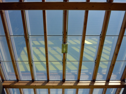 Glasdach mit integrierten Dünnschicht-Solarzellen