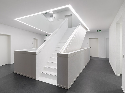Atrium mit Treppenanlage
