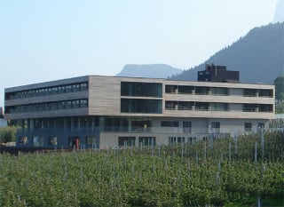 Das Rehabilitationszentrum liegt etwa 610 Meter über dem Meeresspiegel 