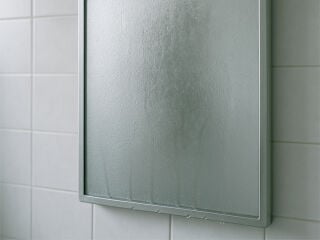 Nur wenn Heizung, Materialien und Lüftungssysteme optimal abgestimmt sind, bleiben Komfort und Bausubstanz im Badezimmer langfristig erhalten.