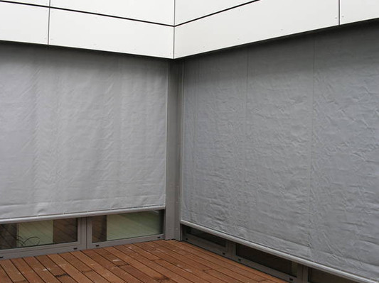 Die Vorhänge verhindern den Feuerüberschlag in Gebäudeinnenecken, Abb.:Ärztehaus, Neumarkt (Architekt: Theo Nutz, Neumarkt)