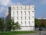 Der Sichtbetonfassade der Schweizer Botschaft in Berlin wurde Weißzement zugegeben, Architekten: Diener & Diener