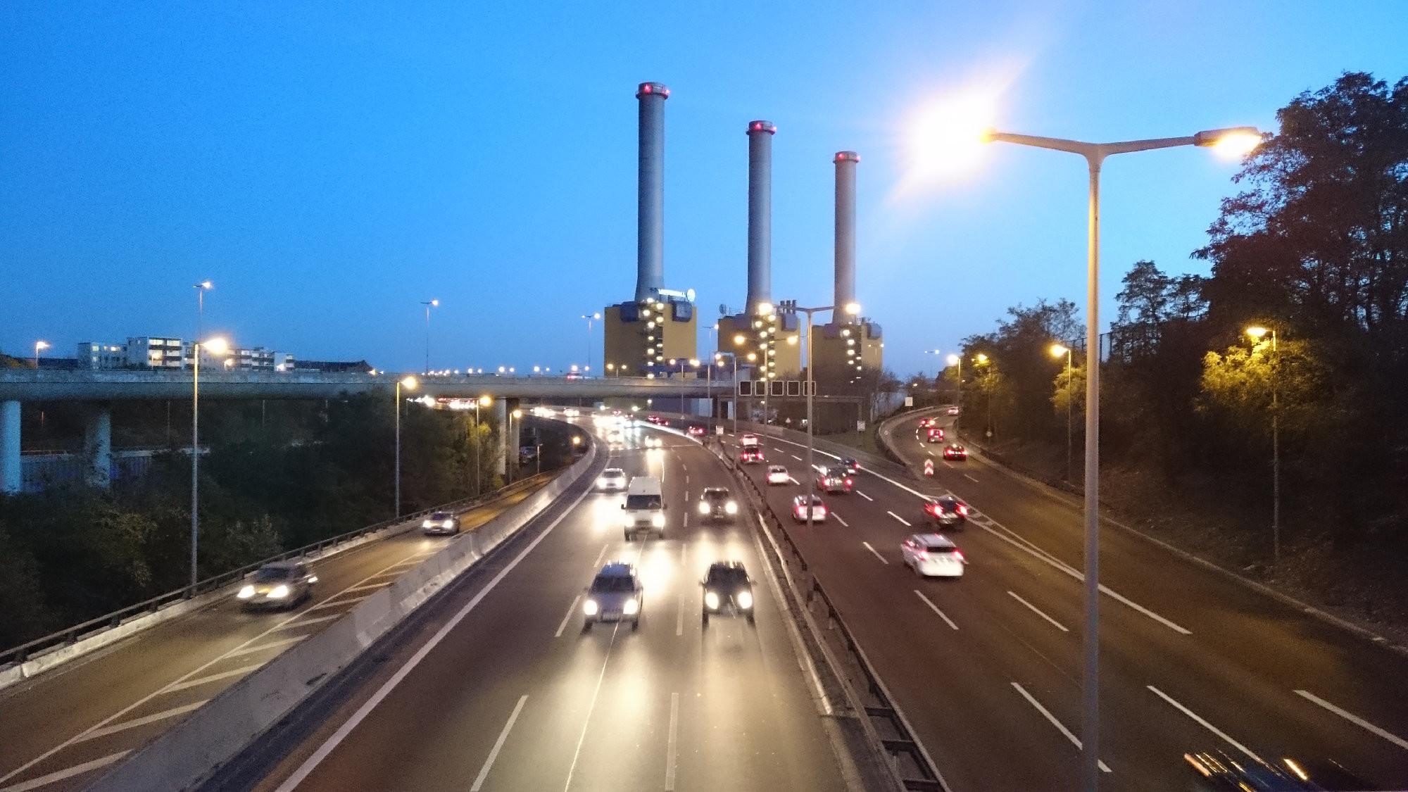 Diese Richtline soll Bauherren, Entwurfsverfassern und Fachplanern die Planung und gleichzeitig den Behörden die Beurteilung und Genehmigung von Industriebauten erleichtern. Denn beabsichtigte Erleichterungen oder Abweichungen von den sonst geltenden Brandschutzvorschriften der Bauordnungen müssen so nicht für jeden Einzelfall nachgewiesen werden.
