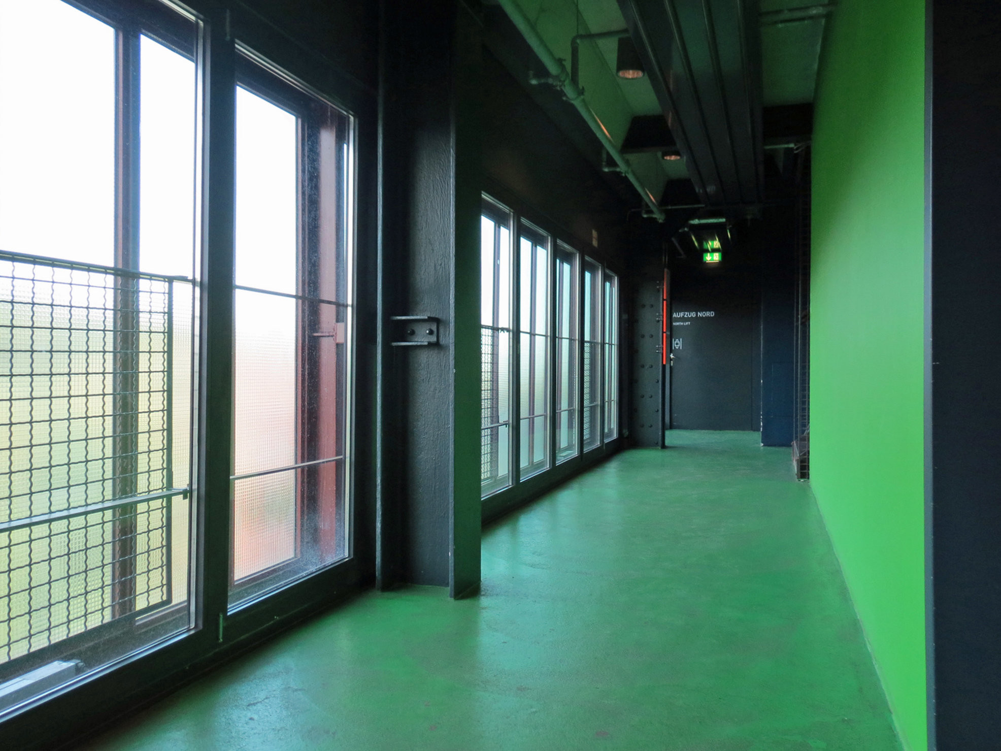 Im Gegensatz zur Bauordnung lässt die Industriebaurichtlinie für den Nachweis des baulichen Brandschutzes verschiedene Rechenverfahren zu (Abb.: Ruhrmuseum auf dem Gelände der ehemaligen Zeche Zollverein).