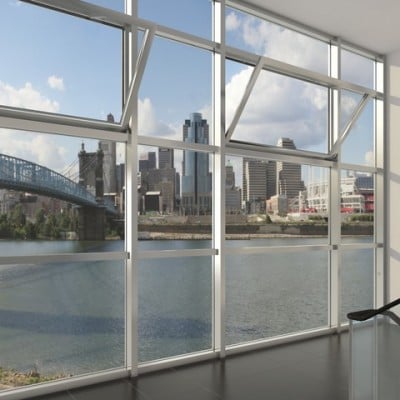 Pfosten-Riegel-Konstruktion aus Aluminium mit integrierten RWA-Öffnungen