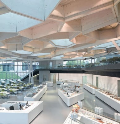 Flächenbündige T30-Edelstahltüren im Betriebsrestaurant von Trumpf in Ditzingen