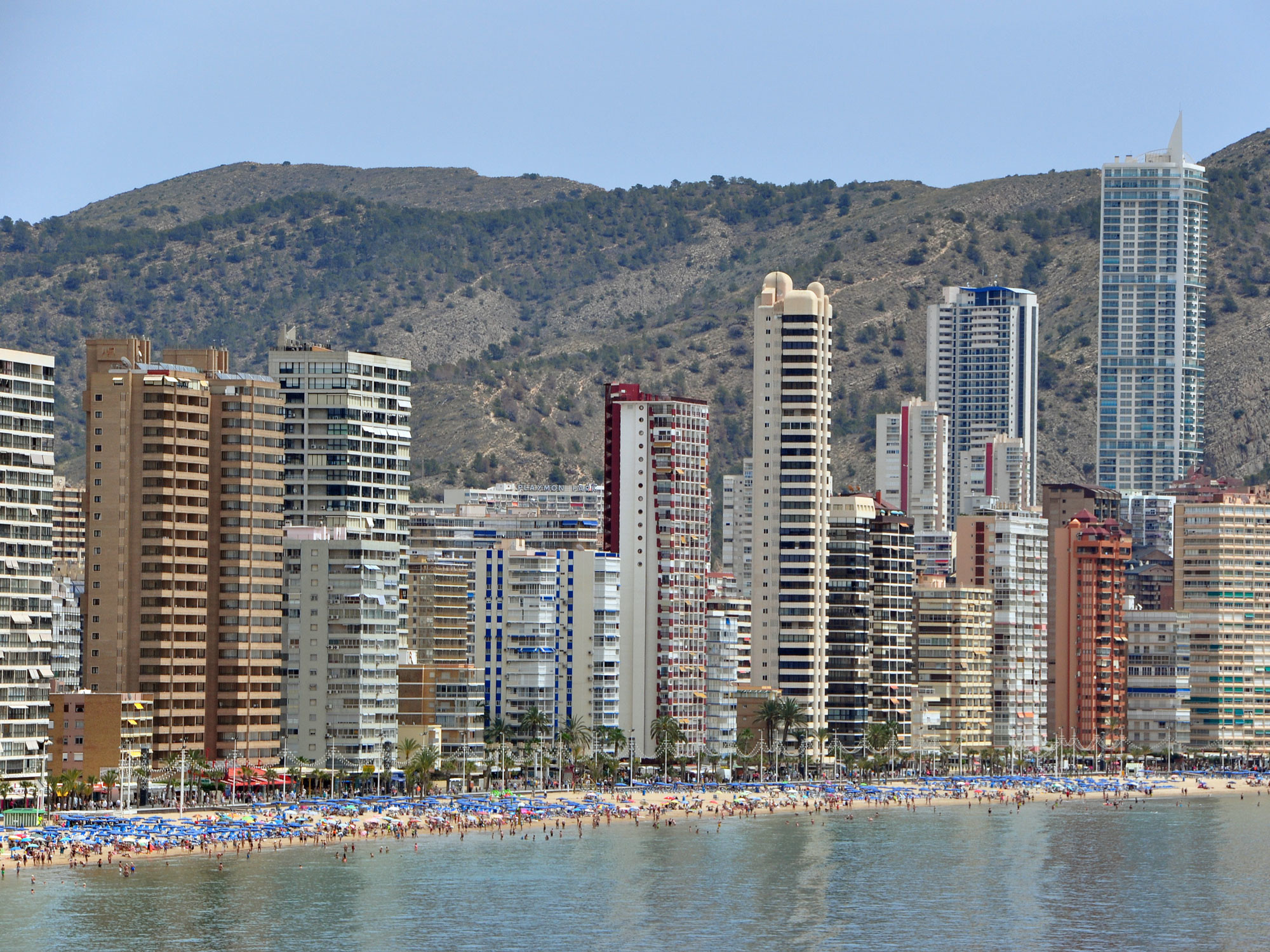 Hochhäuser im spanischen Ferienort Benidorm