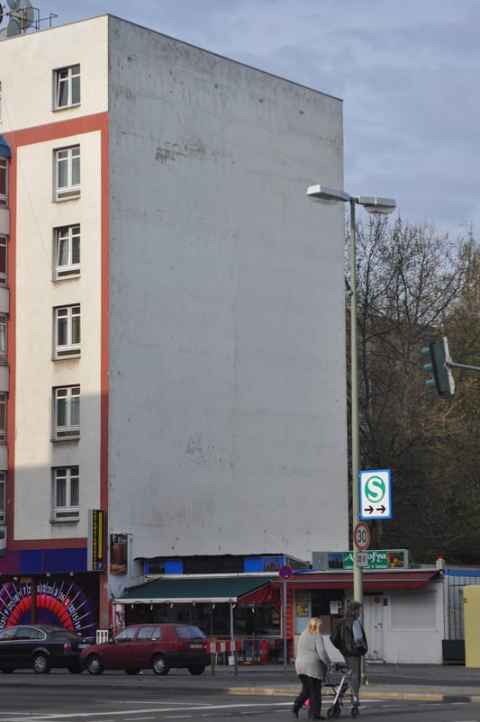 Gebäudeabschlusswände müssen als Brandwände ausgebildet sein.
