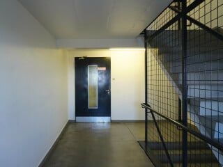Notwendige Treppen und notwendige Treppenräume bilden zusammen das System der vertikalen Flucht- und Rettungswege.